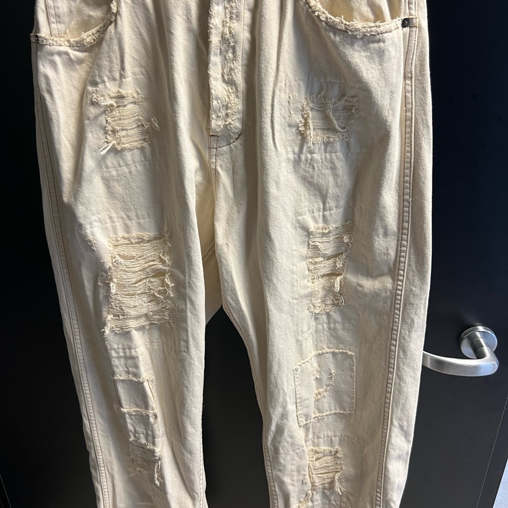 Magnolia Pearl Off White Distressed Jeans NWT